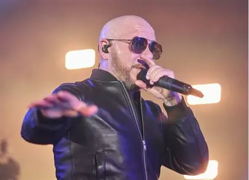 ޕިޓްބުލްގެ އިންޑިއާ ޓުއާ ކެންސަލްކޮށްފި: ސަޕޯޓަރުން މާޔޫސްވެއްޖެ